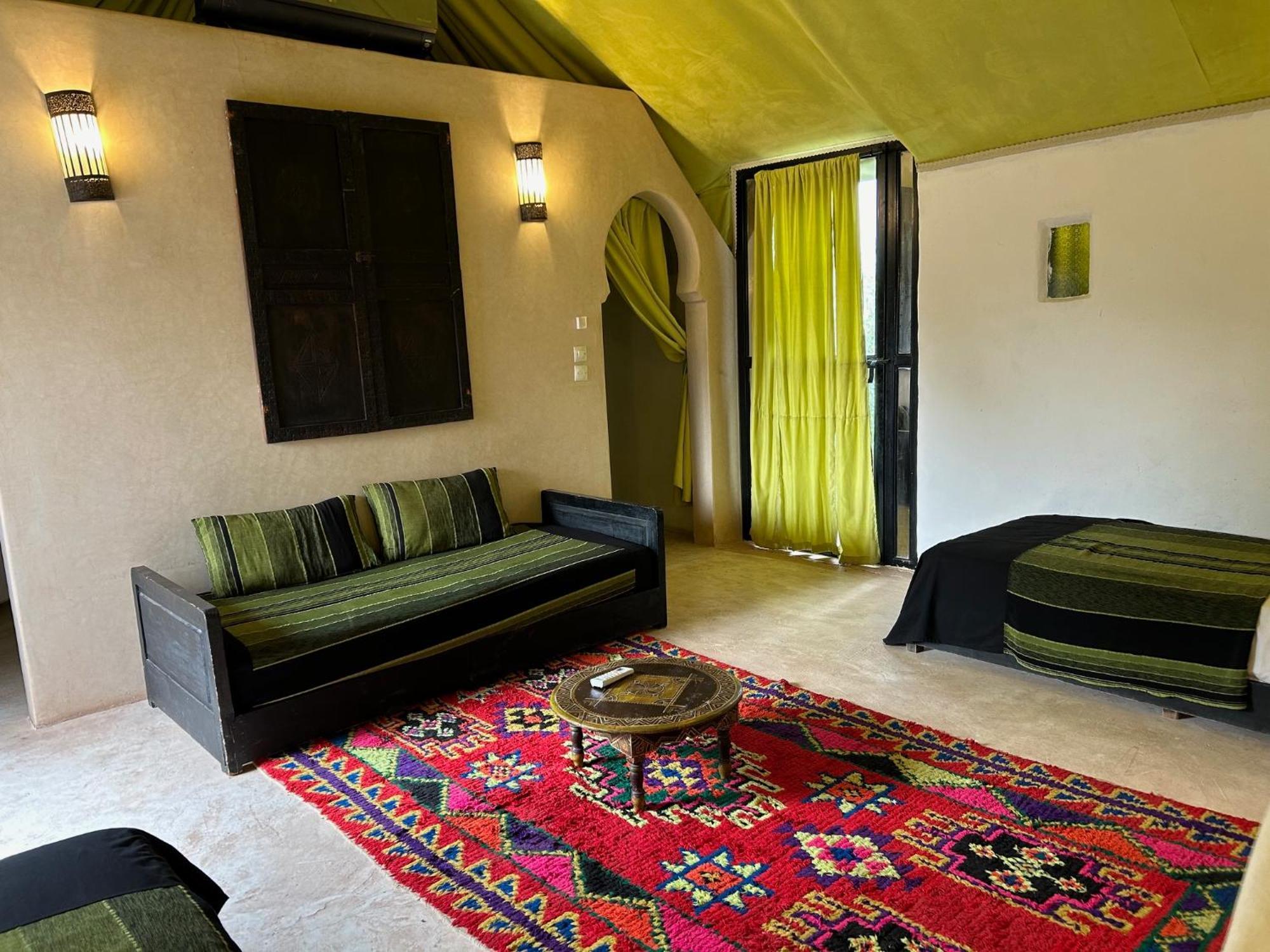 Guest house Les Jardins D'issil