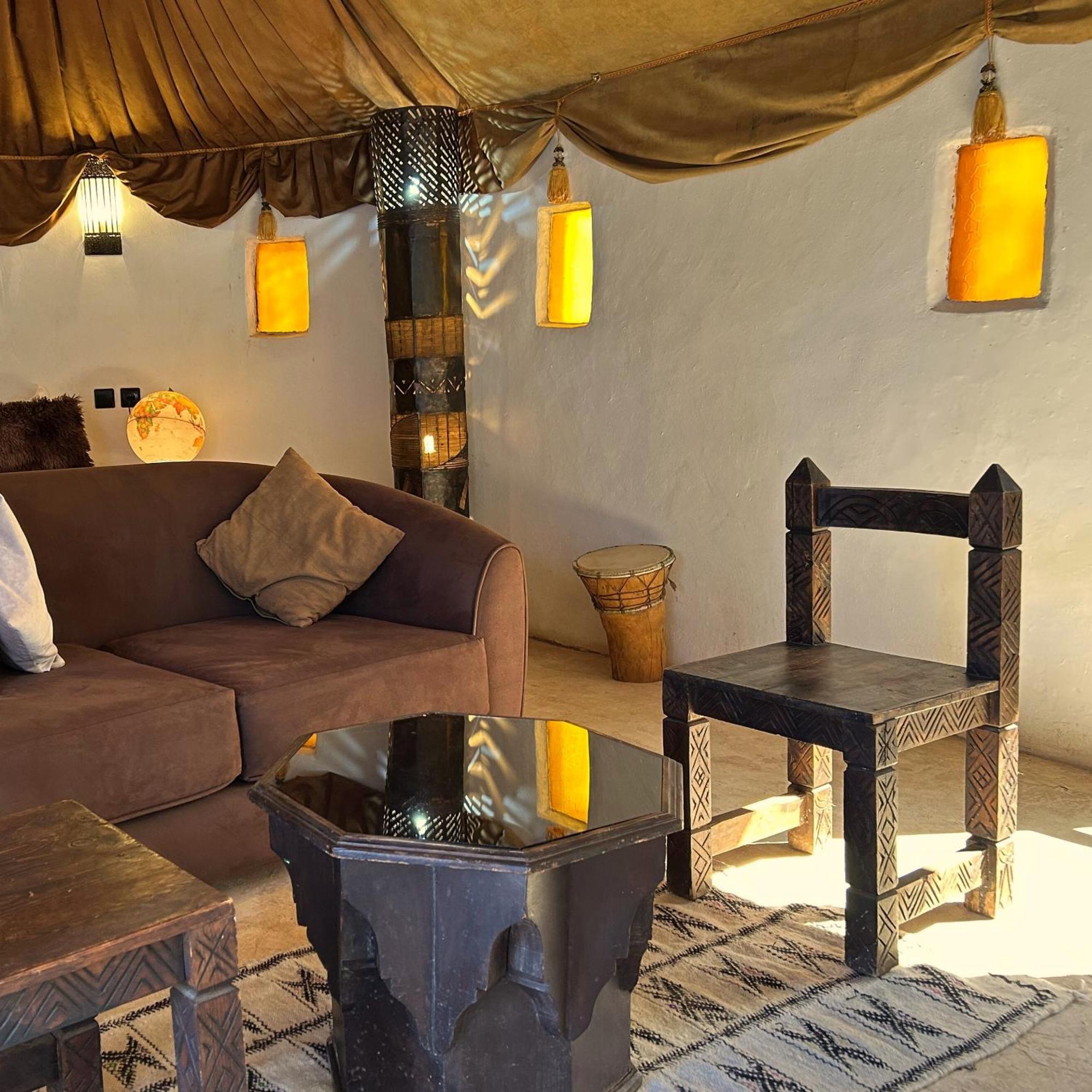 Guest house Les Jardins D'issil 3*