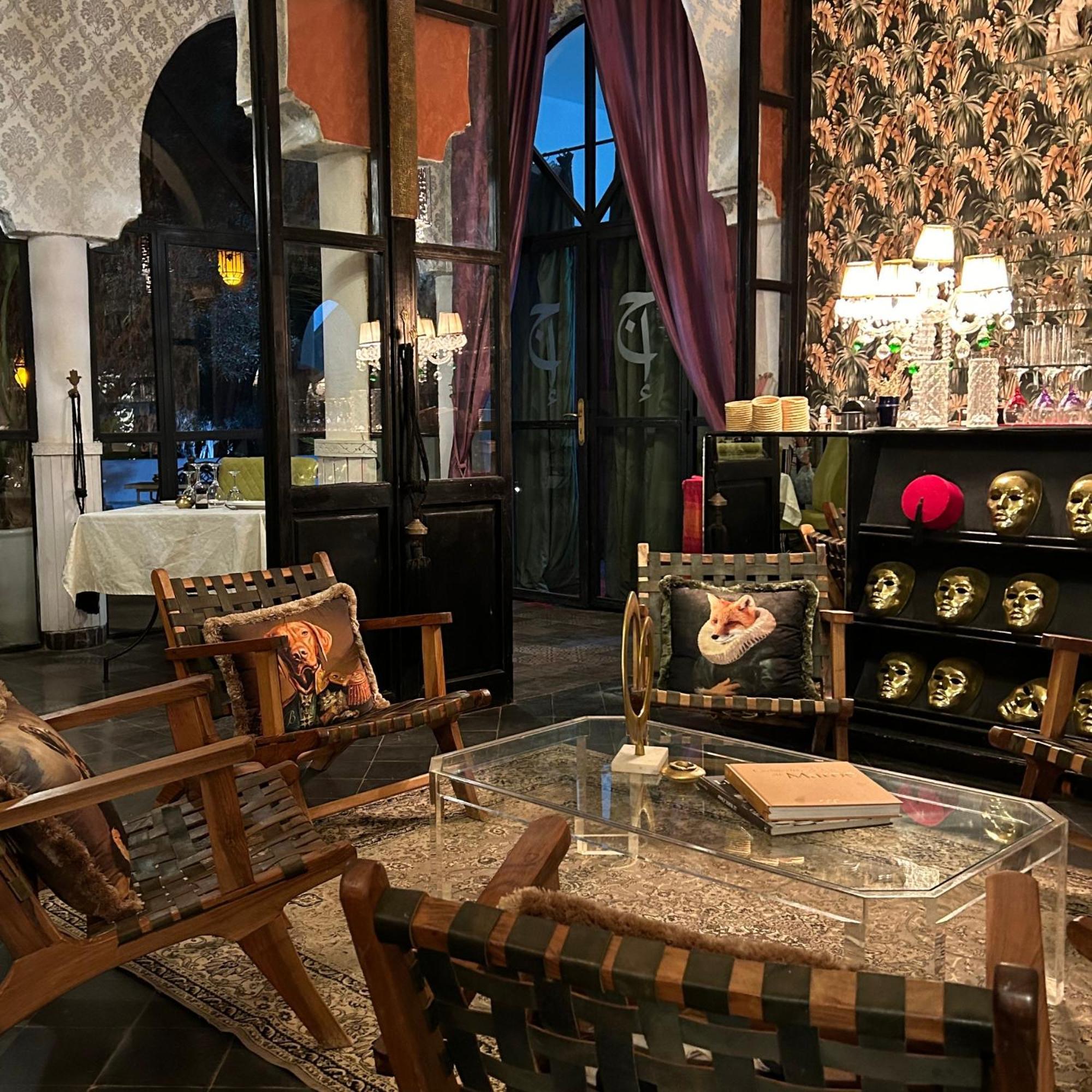 Guest house Les Jardins D'issil 3*