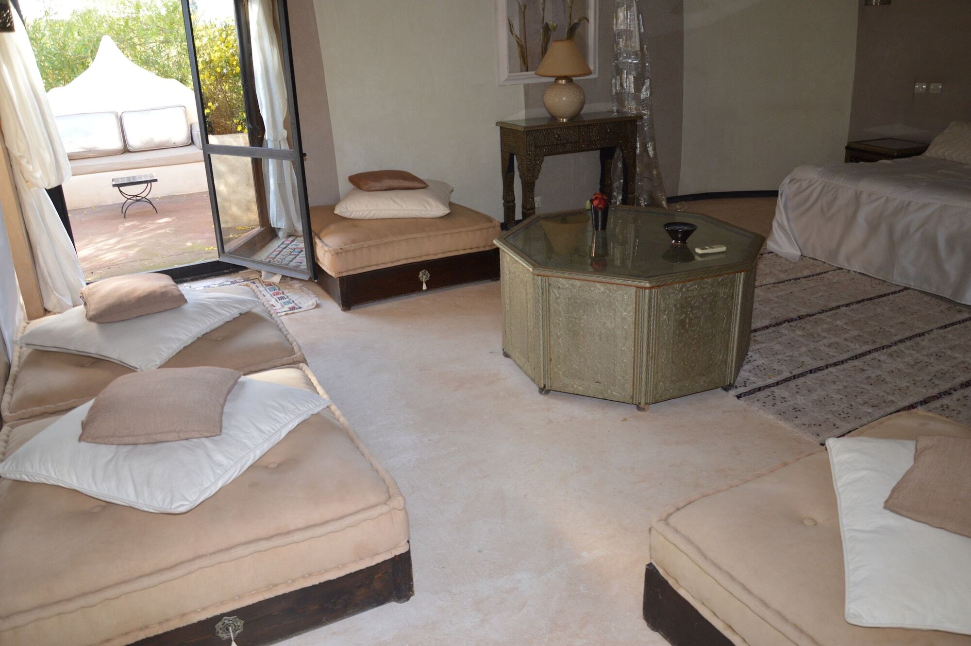Guest house Les Jardins D'issil